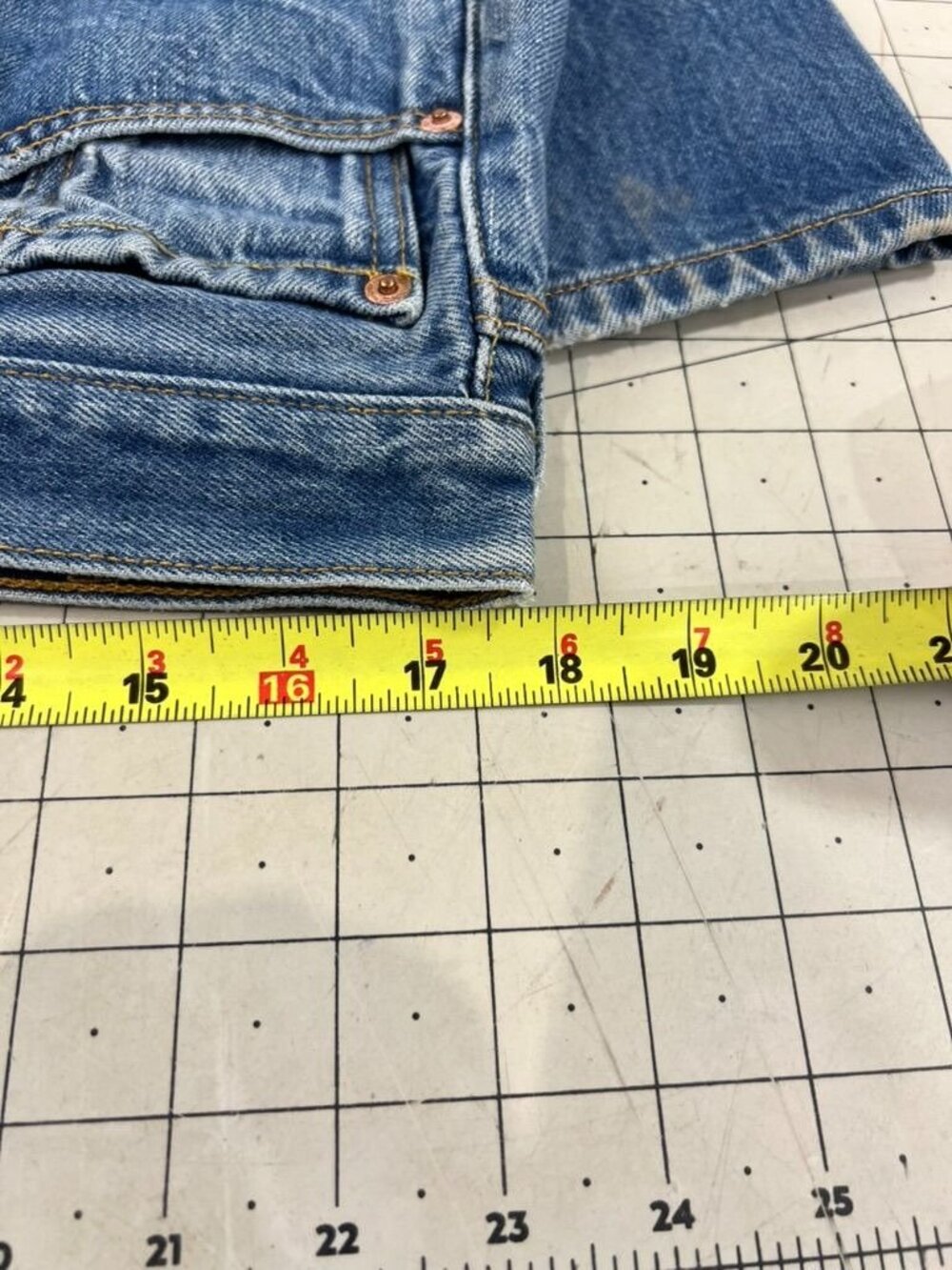 Levi’s 501 Men’s Blue Denim Jeans W38 L34 Straight Fit Classic Button Fly 36x31 - Picture 6 of 13